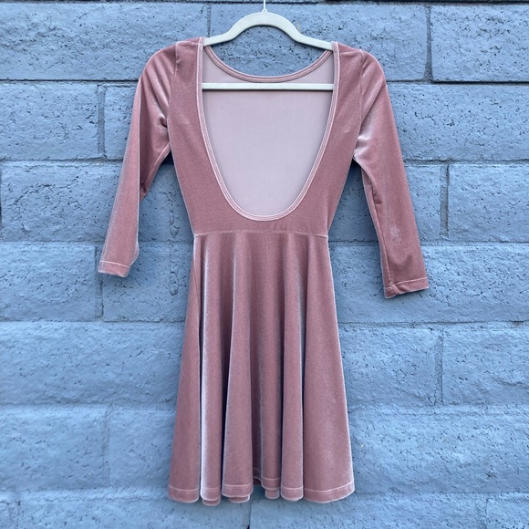 Backless Blush Velvet Ballet Dress by American Apparel - Picture 4 of 6